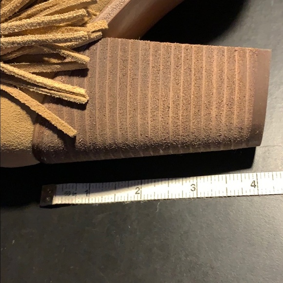 Vince Camuto booties boots suede fringe New! 8.5 - Picture 6 of 6